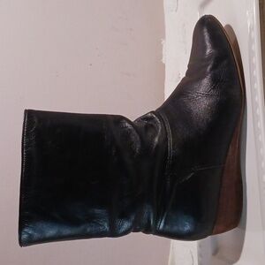 Gorgeous! Leather Vintage  Designer Wedge Boot  9 ⚜️